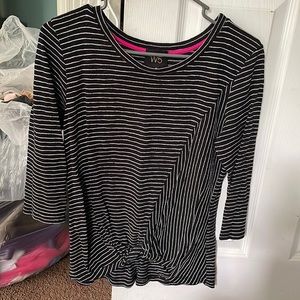 W5 black top size medium